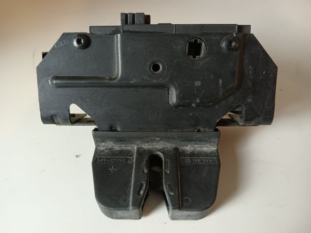 bontott OPEL VECTRA C Csomagtérajtó Zárszerkezet