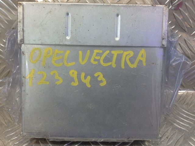 bontott OPEL VECTRA C Elektronika (Magában)