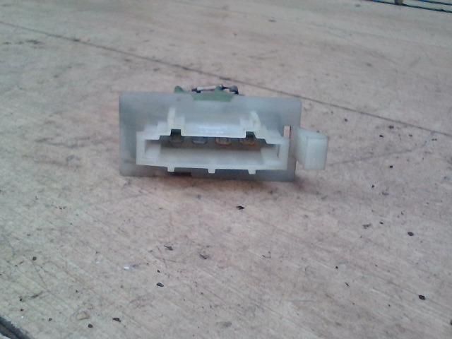 bontott OPEL VECTRA C Előtét Ellenállás Fűtőmotor