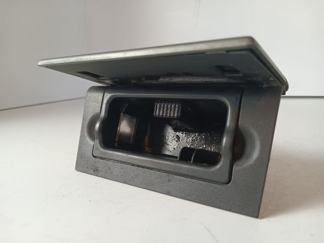 bontott OPEL VECTRA C Első Hamutartó