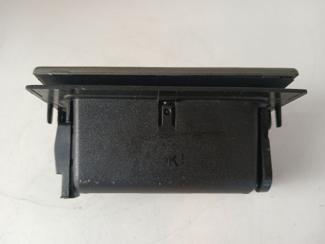 bontott OPEL VECTRA C Első Hamutartó