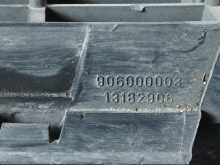 bontott OPEL VECTRA C Első Lökhárító Alsó Középső Díszrács