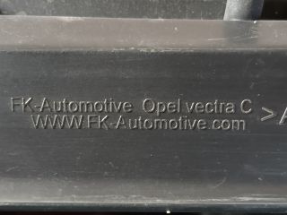 bontott OPEL VECTRA C Első Lökhárító Alsó Középső Díszrács