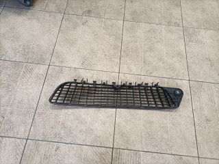 bontott OPEL VECTRA C Első Lökhárító Alsó Középső Díszrács