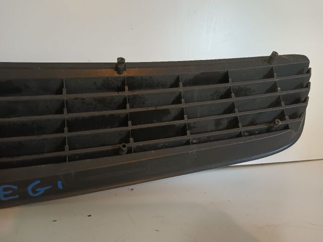 bontott OPEL VECTRA C Első Lökhárító Alsó Középső Díszrács