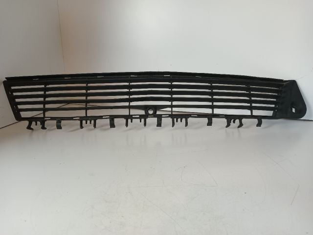 bontott OPEL VECTRA C Első Lökhárító Alsó Középső Díszrács