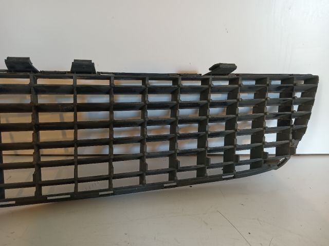 bontott OPEL VECTRA C Első Lökhárító Alsó Középső Díszrács