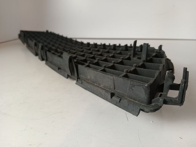 bontott OPEL VECTRA C Első Lökhárító Alsó Középső Díszrács