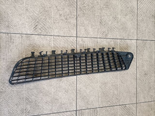 bontott OPEL VECTRA C Első Lökhárító Alsó Középső Díszrács