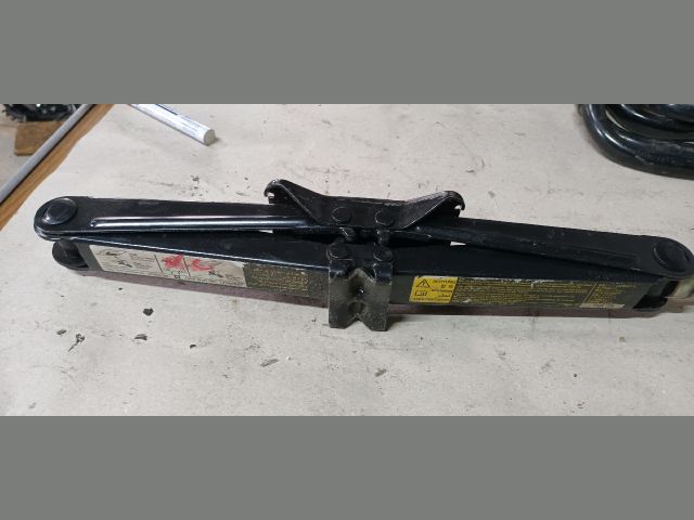 bontott OPEL VECTRA C Emelő