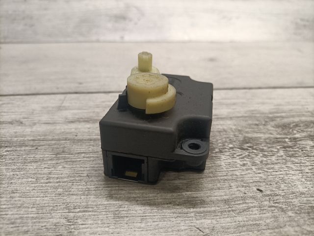 bontott OPEL VECTRA C Fűtés Állító Motor