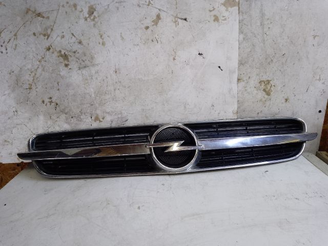 bontott OPEL VECTRA C Hűtőrács