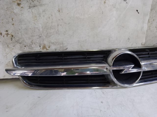bontott OPEL VECTRA C Hűtőrács
