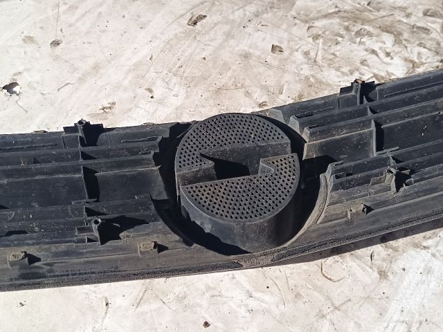 bontott OPEL VECTRA C Hűtőrács