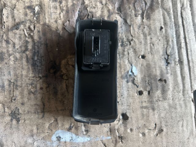 bontott OPEL VECTRA C Jobb első Ablakemelő Kapcsoló