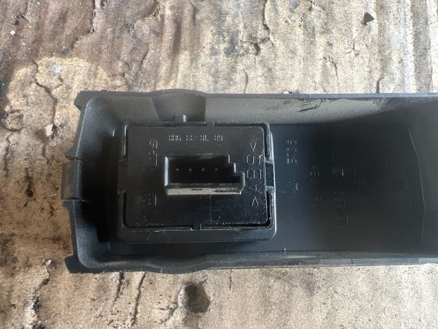 bontott OPEL VECTRA C Jobb első Ablakemelő Kapcsoló