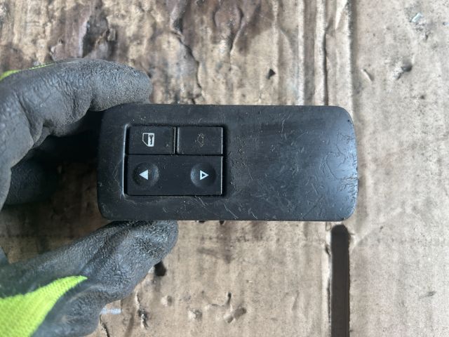 bontott OPEL VECTRA C Jobb első Ablakemelő Kapcsoló