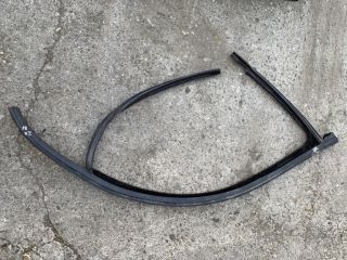 bontott OPEL VECTRA C Jobb első Ablakvezető Gumi