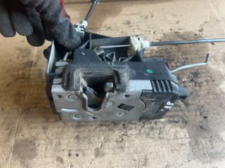 bontott OPEL VECTRA C Jobb első Ajtózár