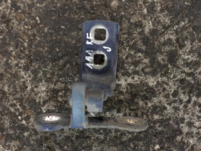 bontott OPEL VECTRA C Jobb első Alsó Zsanér