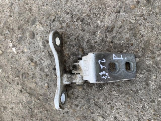 bontott OPEL VECTRA C Jobb első Alsó Zsanér