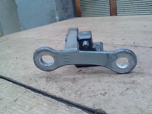 bontott OPEL VECTRA C Jobb első Alsó Zsanér