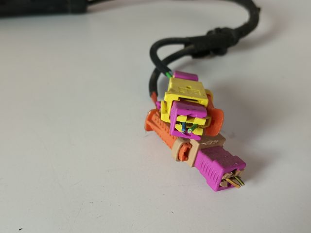 bontott OPEL VECTRA C Jobb első Övfeszítő