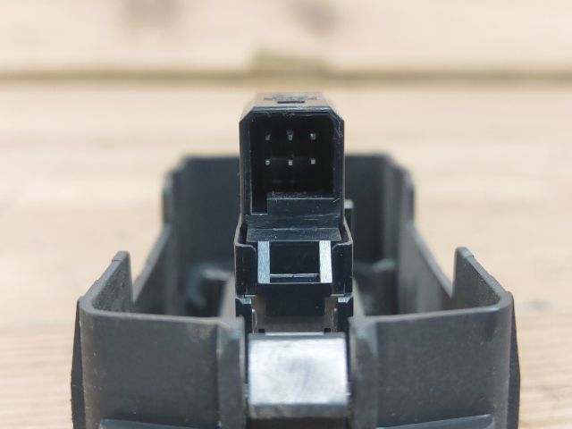 bontott OPEL VECTRA C Jobb hátsó Ablakemelő Kapcsoló