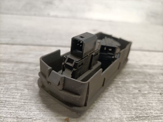 bontott OPEL VECTRA C Jobb hátsó Ablakemelő Kapcsoló