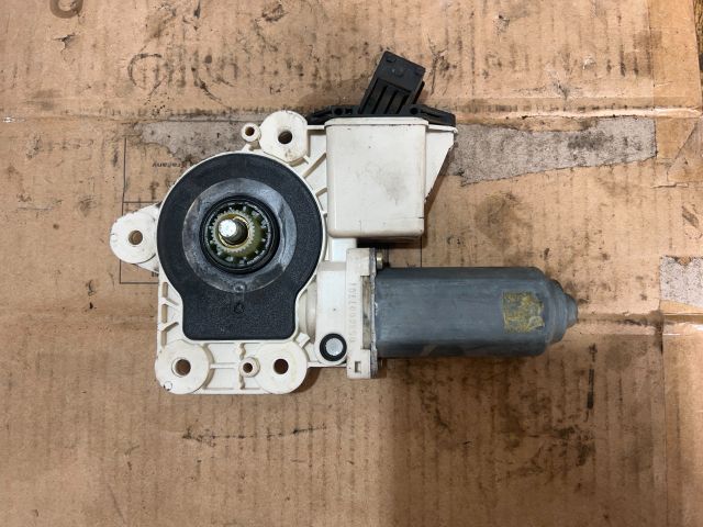 bontott OPEL VECTRA C Jobb hátsó Ablakemelő Motor