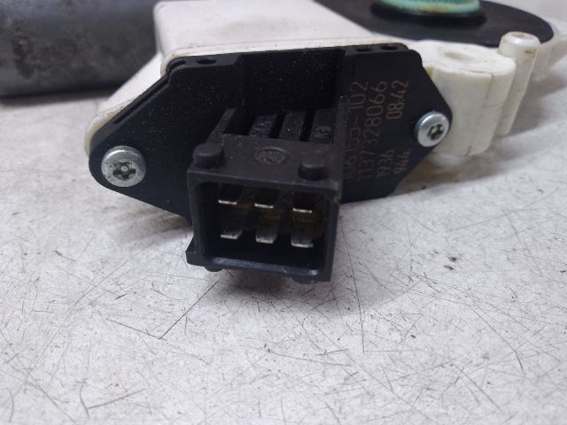 bontott OPEL VECTRA C Jobb hátsó Ablakemelő Motor