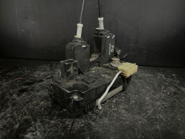 bontott OPEL VECTRA C Jobb hátsó Ajtózár