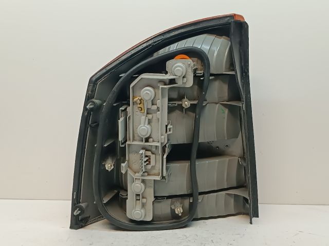 bontott OPEL VECTRA C Jobb Hátsó Lámpa