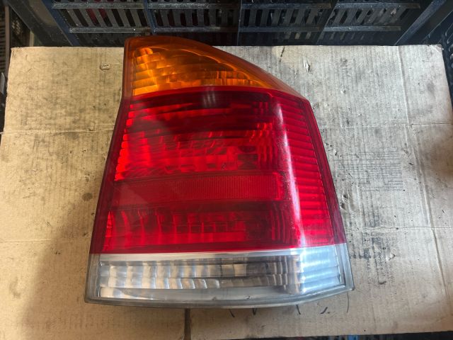 bontott OPEL VECTRA C Jobb Hátsó Lámpa