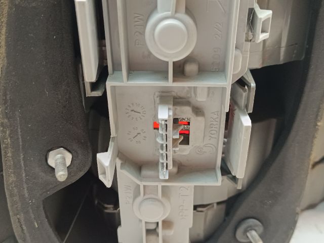 bontott OPEL VECTRA C Jobb Hátsó Lámpa