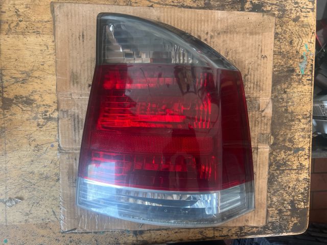 bontott OPEL VECTRA C Jobb Hátsó Lámpa