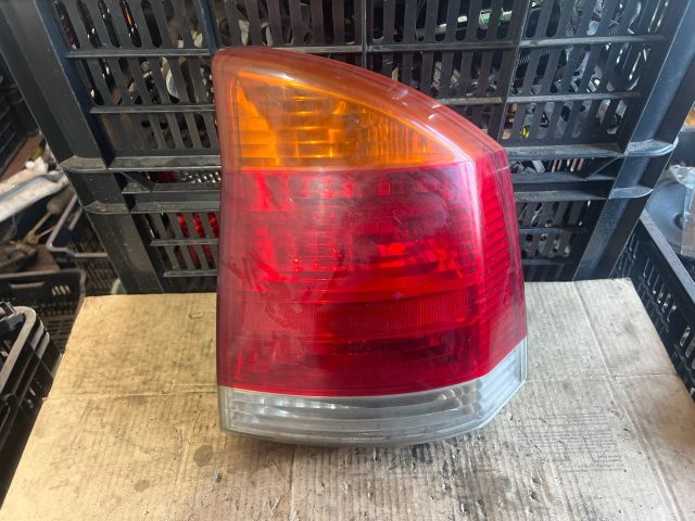 bontott OPEL VECTRA C Jobb Hátsó Lámpa