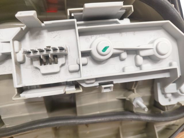 bontott OPEL VECTRA C Jobb Hátsó Lámpa