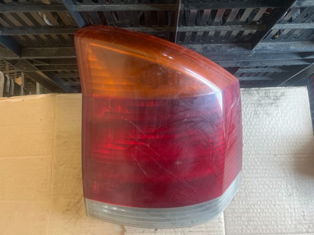 bontott OPEL VECTRA C Jobb Hátsó Lámpa