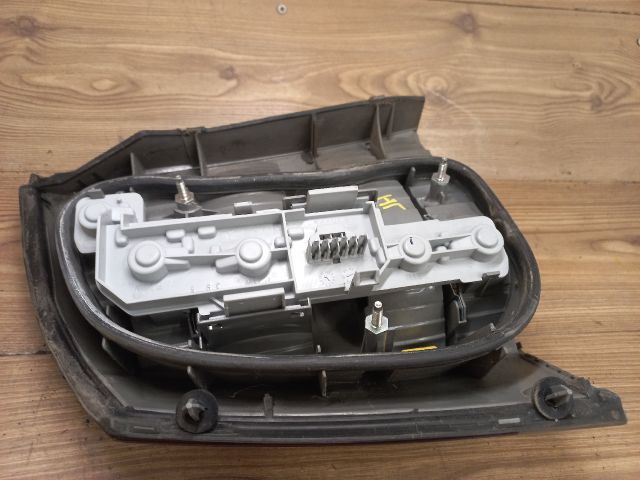 bontott OPEL VECTRA C Jobb Hátsó Lámpa