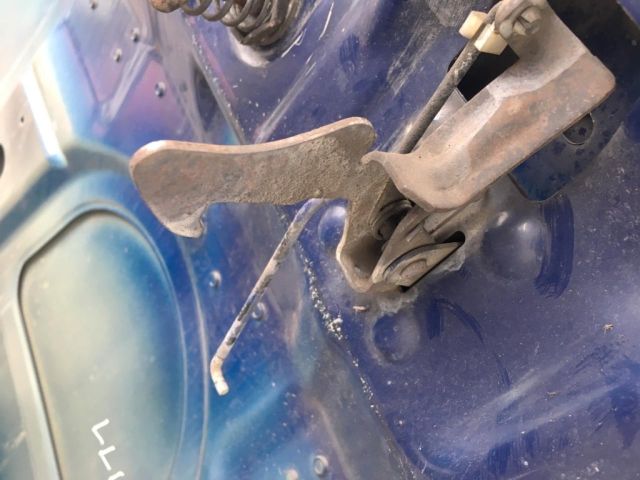 bontott OPEL VECTRA C Motorháztető Biztonsági Kampó