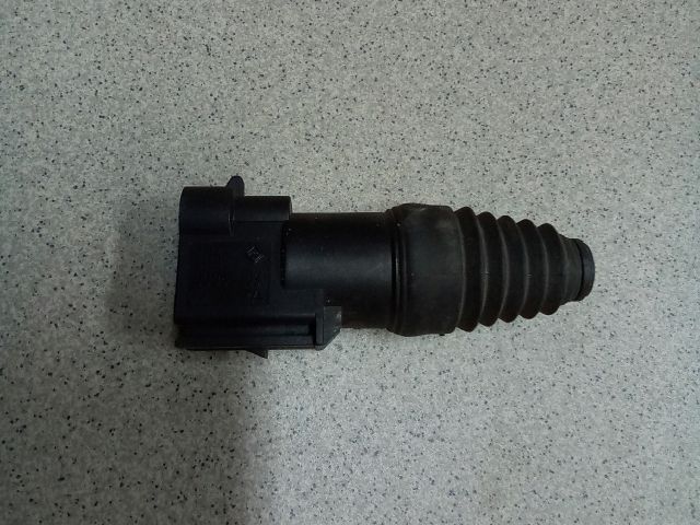 bontott OPEL VECTRA C Motorháztető Nyitás Érzékelő