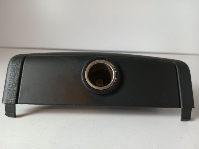 bontott OPEL VECTRA C Szivargyújtó Aljzat