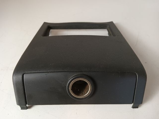 bontott OPEL VECTRA C Szivargyújtó Aljzat