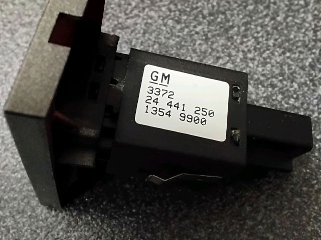 bontott OPEL VECTRA C Vészvillogó Kapcsoló