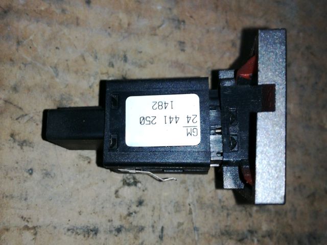 bontott OPEL VECTRA C Vészvillogó Kapcsoló