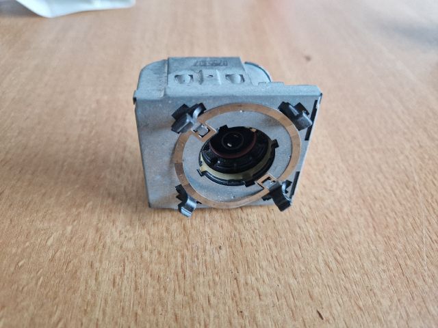 bontott OPEL VECTRA C Xenon Trafó