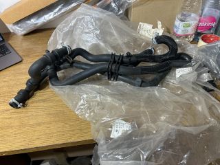 bontott OPEL VIVARO Fűtőradiátor Vízcső Alsó