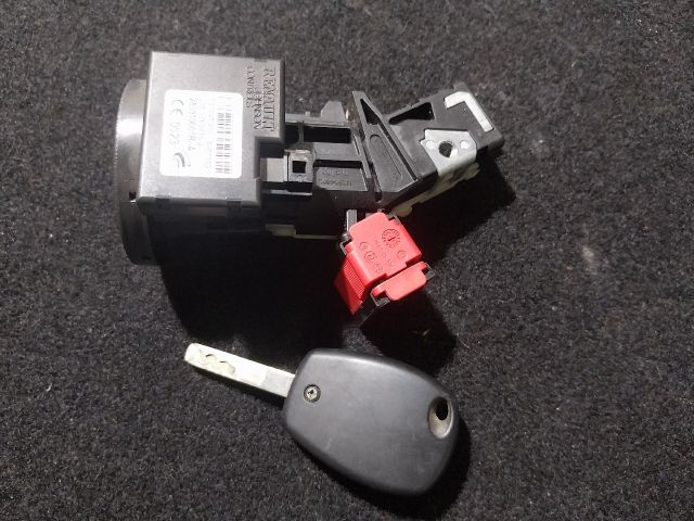 bontott OPEL VIVARO Gyújtáskapcsoló Házzal