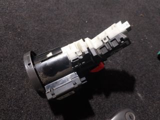 bontott OPEL VIVARO Gyújtáskapcsoló Házzal